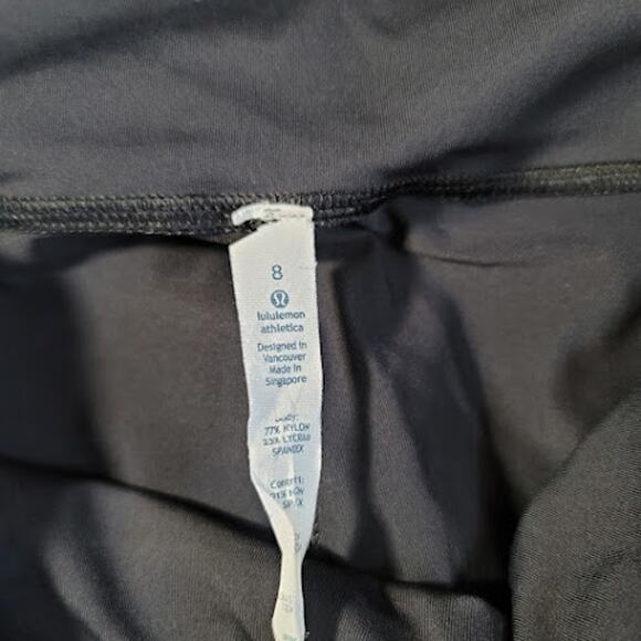 Lululemon- 2 piece cropped pants-= size 8 - Picture 4 of 7